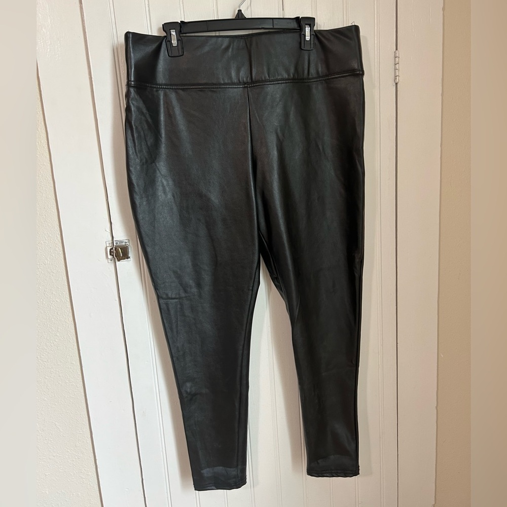 Black Faux Leather Leggings Size XL